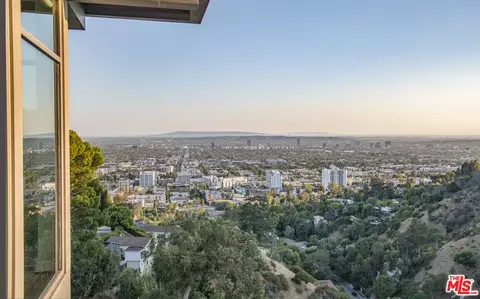 2178 Castilian Dr, Los Angeles, CA 90068