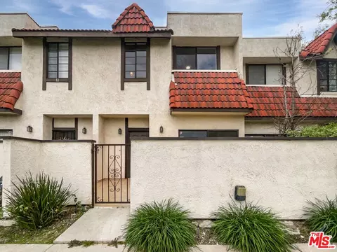 27616 Nugget Dr #5, Canyon Country, CA 91387