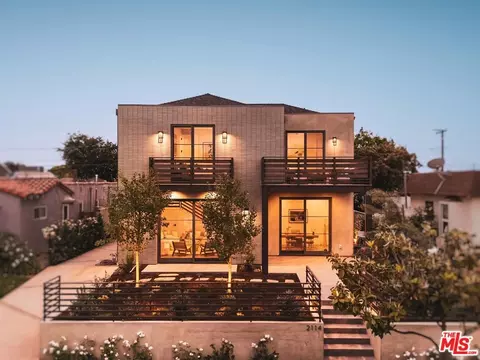 2114 Pier Ave, Santa Monica, CA 90405