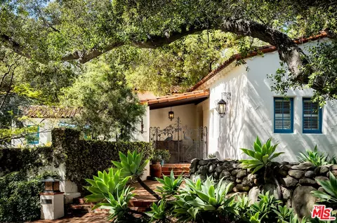 1158 Woodland Dr, Santa Paula, CA 93060