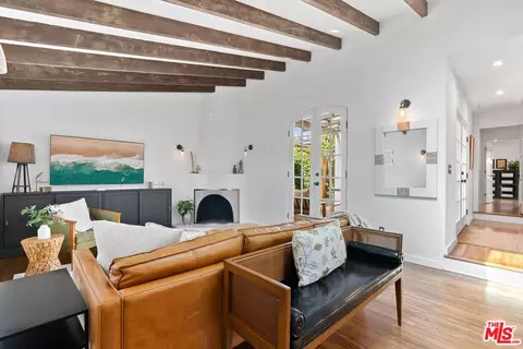 2207 23rd St, Santa Monica, CA 90405