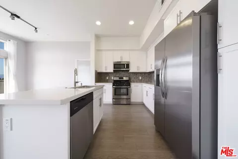 552 E Carson St #408, Carson, CA 90745 photo 27
