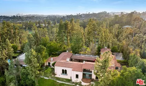 View/Area - 114 Los Altos Dr, Pasadena, CA 91105 photo 3 of 5