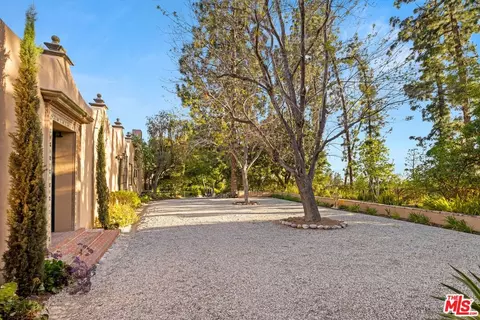Exterior - 114 Los Altos Dr, Pasadena, CA 91105 photo 16 of 20
