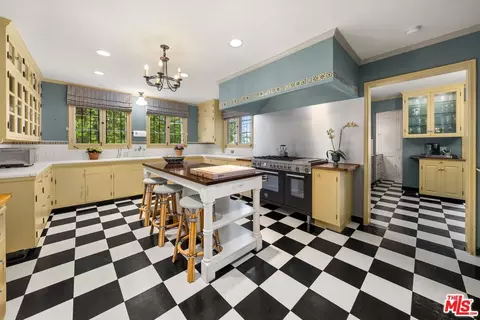 Kitchen - 114 Los Altos Dr, Pasadena, CA 91105 photo 1 of 3