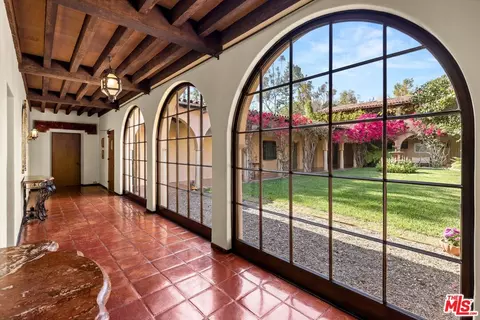 Entry Way - 114 Los Altos Dr, Pasadena, CA 91105 photo 1 of 8