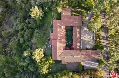 Exterior - 114 Los Altos Dr, Pasadena, CA 91105 photo 19 of 20