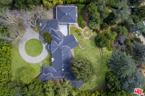 7 Oakmont Dr, Los Angeles, CA 90049