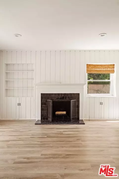 Living - 2375 Catherine Rd, Altadena, CA 91001 photo 3 of 4