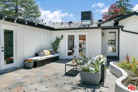 Exterior - 2375 Catherine Rd, Altadena, CA 91001 photo 4 of 6