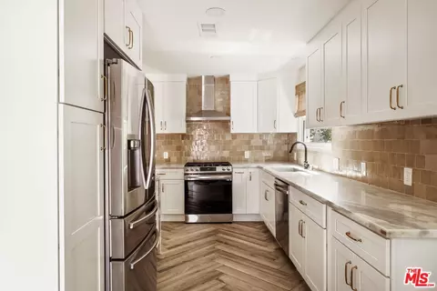 Kitchen - 2375 Catherine Rd, Altadena, CA 91001 photo 2 of 3