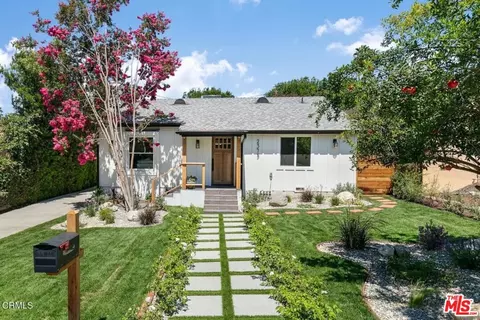 2375 Catherine Rd, Altadena, CA 91001