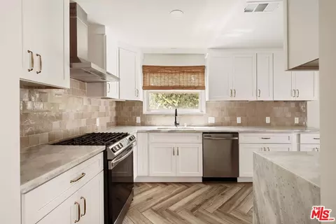 Kitchen - 2375 Catherine Rd, Altadena, CA 91001 photo 1 of 3