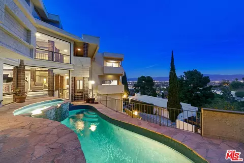 3917 Murietta Ave, Sherman Oaks, CA 91423