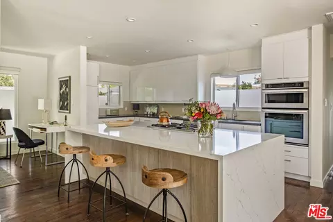11160 Valley Spring Pl, Studio City, CA 91602 photo 11