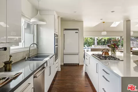 11160 Valley Spring Pl, Studio City, CA 91602 photo 13