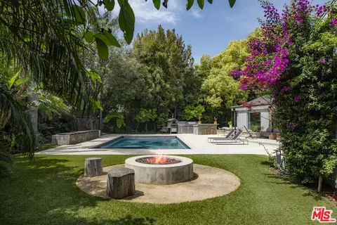 11160 Valley Spring Pl, Studio City, CA 91602