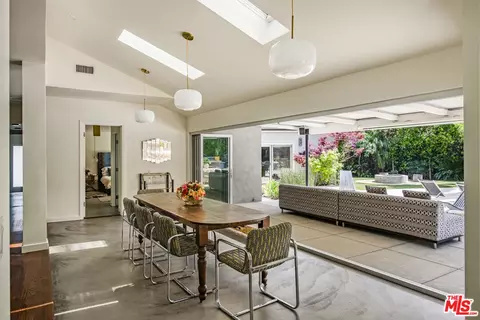 11160 Valley Spring Pl, Studio City, CA 91602 photo 16