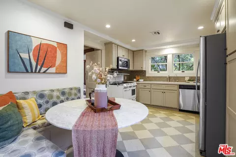337 Cherry Ave, Long Beach, CA 90802 photo 20