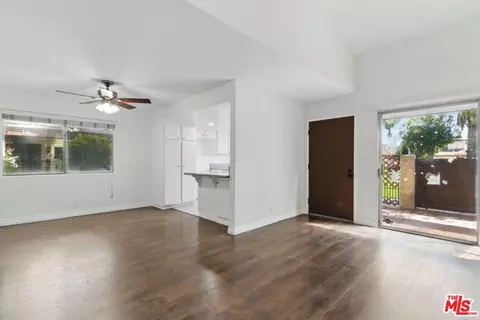 8333 Columbus Ave #25, North Hills, CA 91343