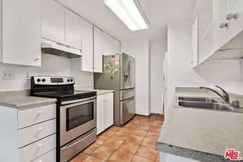 1146 E Lexington Dr #17-202, Glendale, CA 91206 photo 8