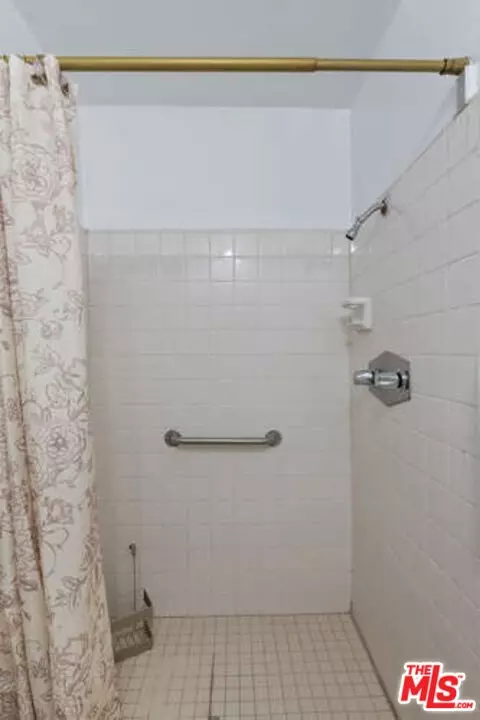 1146 E Lexington Dr #17-202, Glendale, CA 91206 photo 17