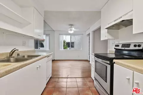 1146 E Lexington Dr #17-202, Glendale, CA 91206 photo 10
