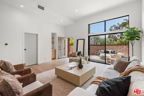 13010 Maxella Ave #8, Marina Del Rey, CA 90292