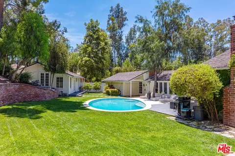 5840 Round Meadow Rd, Hidden Hills, CA 91302