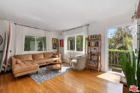 717 Raymond Ave #4, Santa Monica, CA 90405