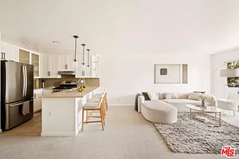 4702 Fulton Ave #204, Sherman Oaks, CA 91423