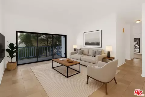 8324 Regents Rd #3O, San Diego, CA 92122