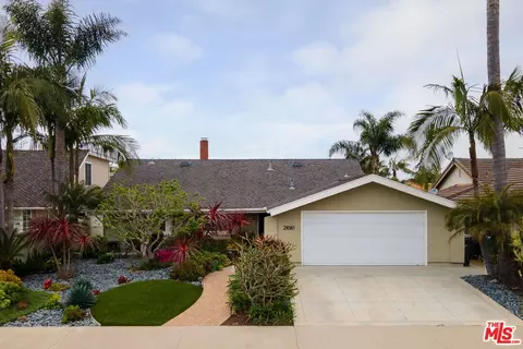 21061 Cocobana Ln, Huntington Beach, CA 92646
