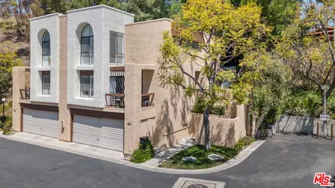 712 Vallejo Villas, Los Angeles, CA 90042