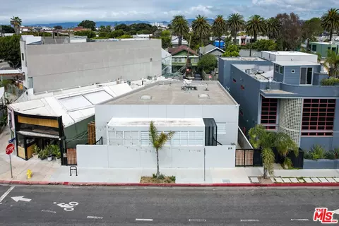 215 Windward Ave, Venice, CA 90291