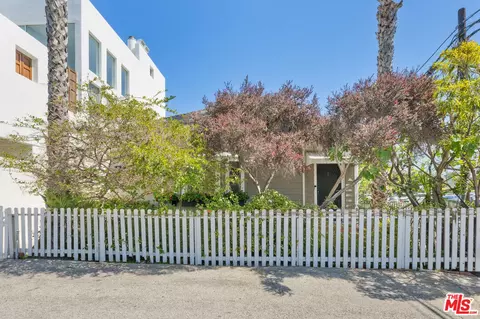 137 Strand St, Santa Monica, CA 90405