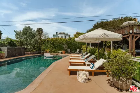 5635 S Chariton Ave, Los Angeles, CA 90056