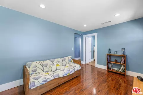 1531 Mentone Ave, Pasadena, CA 91103 photo 31