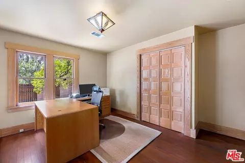 1531 Mentone Ave, Pasadena, CA 91103 photo 29
