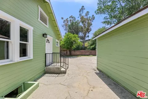 1531 Mentone Ave, Pasadena, CA 91103 photo 42