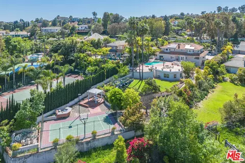 25852 Desert Trl, Laguna Hills, CA 92653
