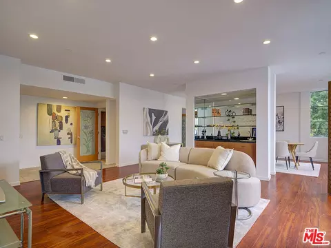 235 S Reeves Dr #305, Beverly Hills, CA 90212