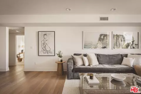 118 N Kings Rd #401, Los Angeles, CA 90048