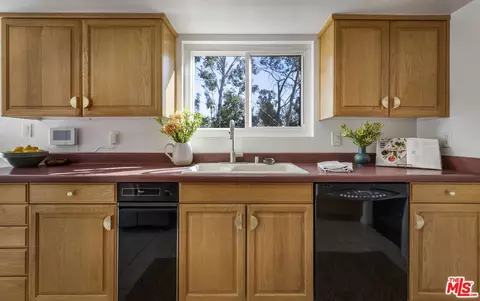 Kitchen - 1534 Margarita Dr, Redlands, CA 92373 photo 3 of 4