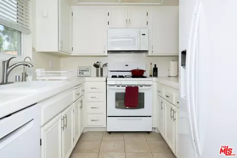 2731 Erringer Rd #38, Simi Valley, CA 93065 photo 4