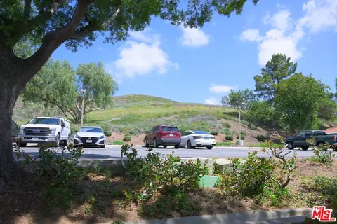 2731 Erringer Rd #38, Simi Valley, CA 93065 photo 2