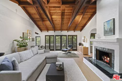 241 Muerdago Rd, Topanga, CA 90290