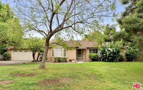 190 S Mountain Trl, Sierra Madre, CA 91024
