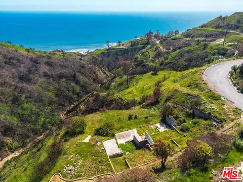 20704 Eagle Pass Dr, Malibu, CA 90265 photo 3