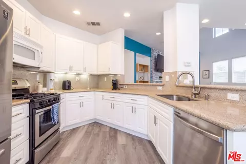 29266 Pilgrim Ct, Valencia, CA 91354 photo 10